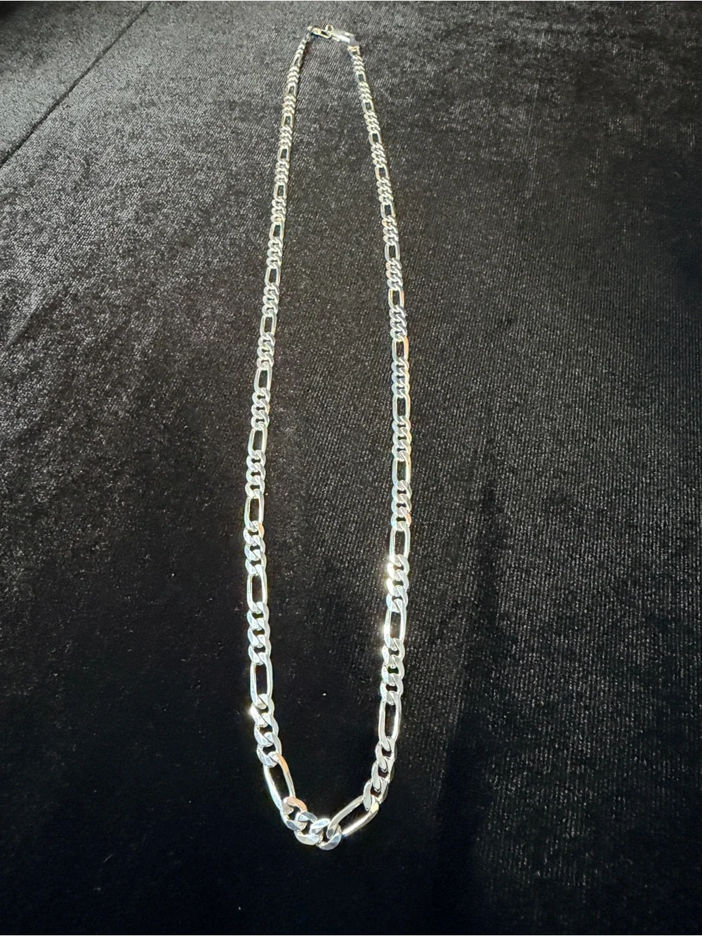 925 Stamped Sterling Silver Figaro 24in 4MM Necklace Lobster Clasp. 16g